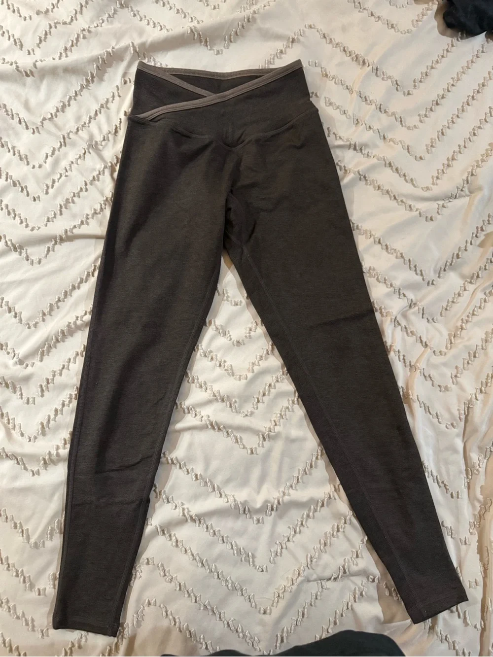 Buffbunny Cross waist Leggings in Cold Brew - Picture 1 of 3